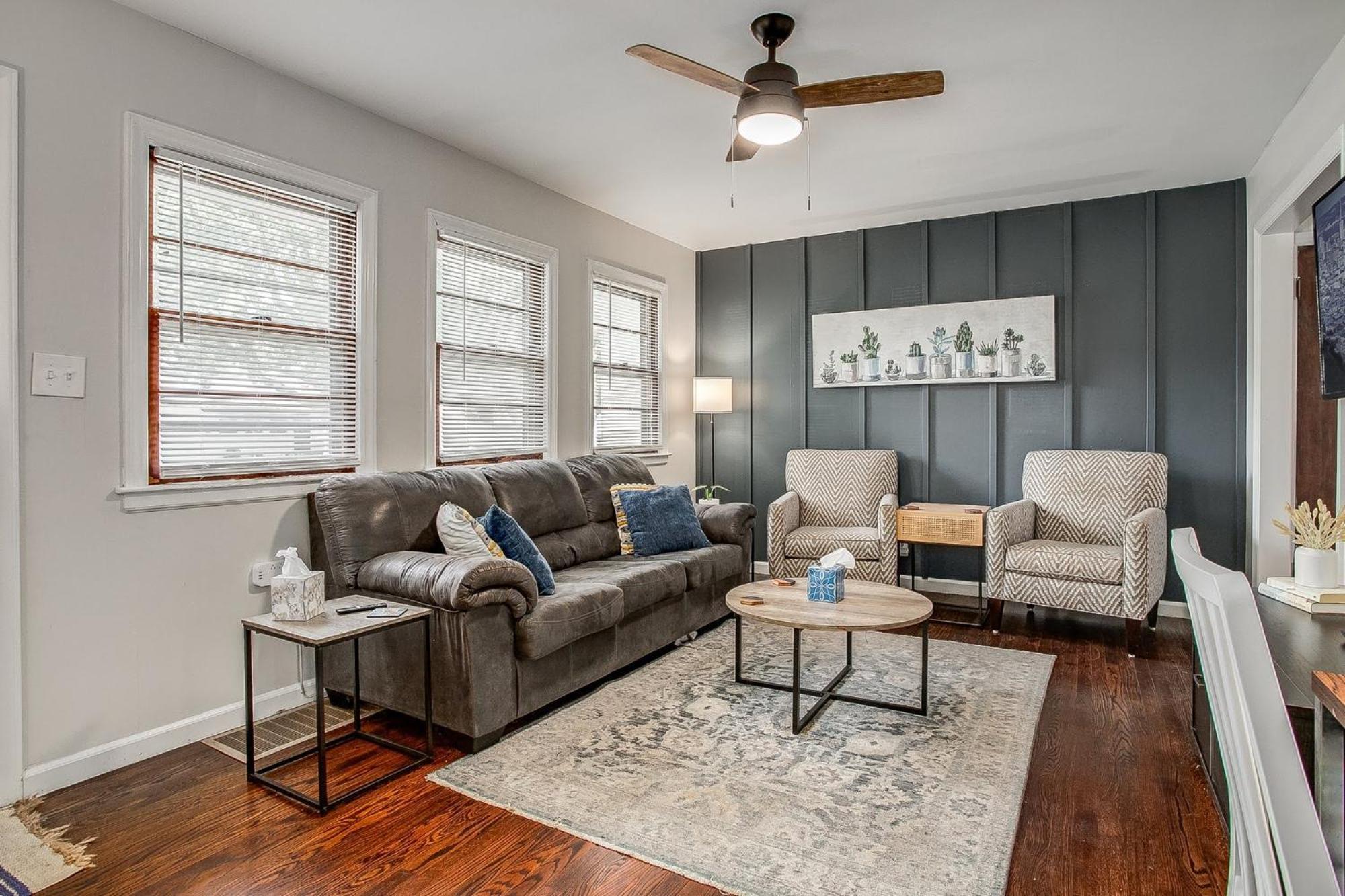 Chic Home With Huge Grassy Yard 7 Mins To Arrowhead Stadium Independence Eksteriør billede