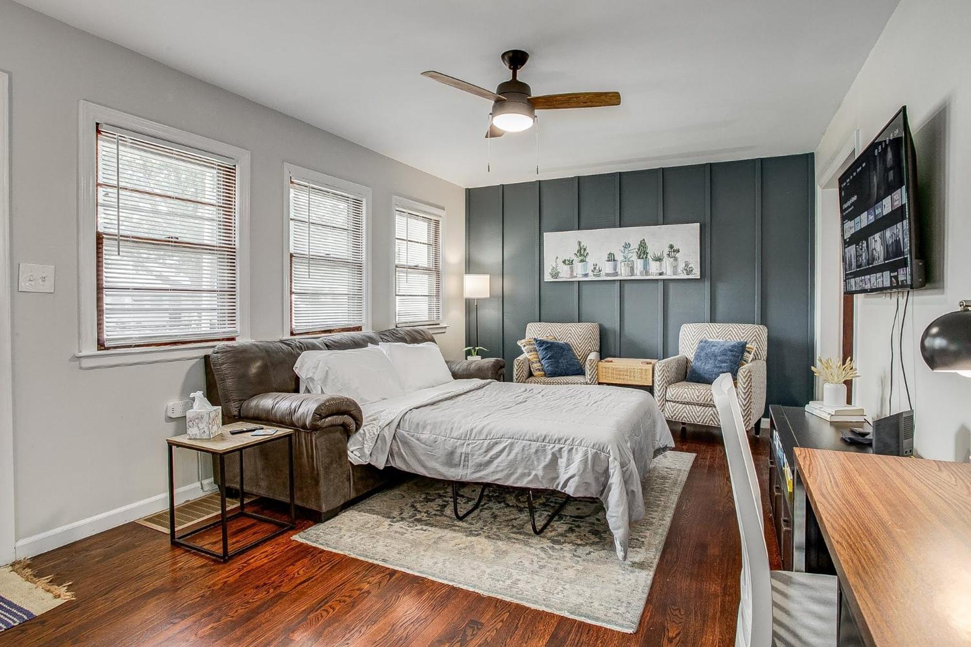 Chic Home With Huge Grassy Yard 7 Mins To Arrowhead Stadium Independence Eksteriør billede