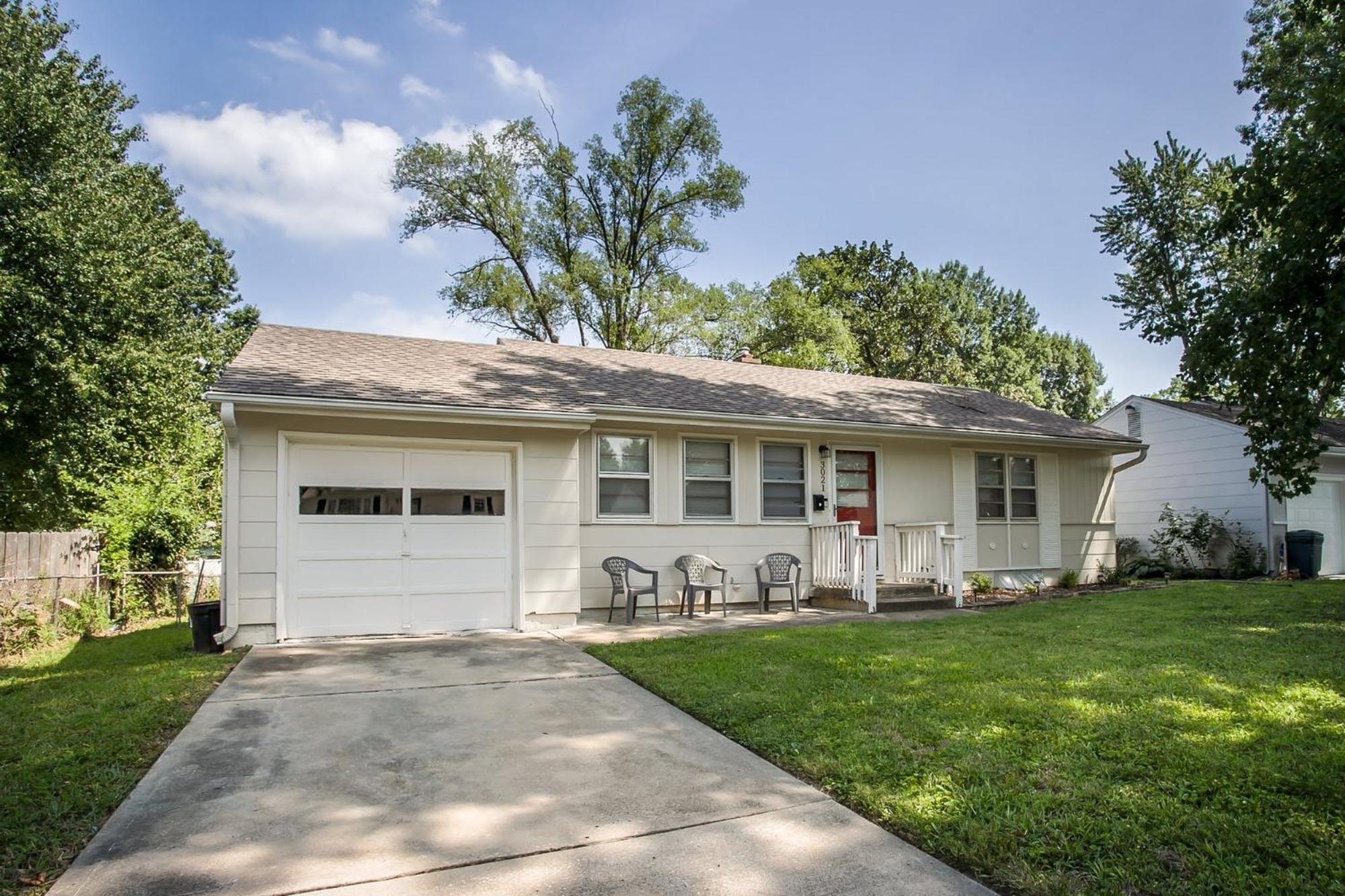 Chic Home With Huge Grassy Yard 7 Mins To Arrowhead Stadium Independence Eksteriør billede